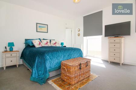 4 bedroom Detached house for sale in Middle Sykes Lane, Grimoldby, LN11