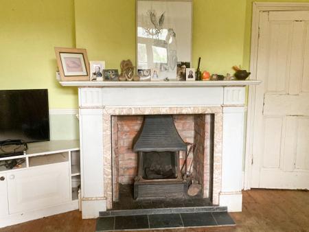 6 bedroom Detached house for sale in Church End, North Somercotes, LN11
