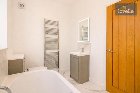 5 bedroom Detached house for sale in The Riverbank, Louth, LN11