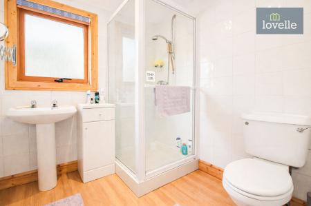2 bedroom Log Cabin for sale in Kenwick Park, Kenwick Woods, LN11