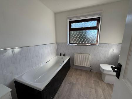 2 bedroom Semi-detached bungalow for sale in Pump Lane, Saltfleet, LN11