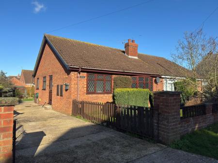 2 bedroom Semi-detached bungalow for sale in Pump Lane, Saltfleet, LN11