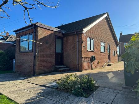 2 bedroom Semi-detached bungalow for sale in Pump Lane, Saltfleet, LN11