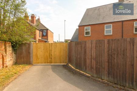 3 bedroom Semi-detached house for sale in Newbridge Hill, Louth, LN11