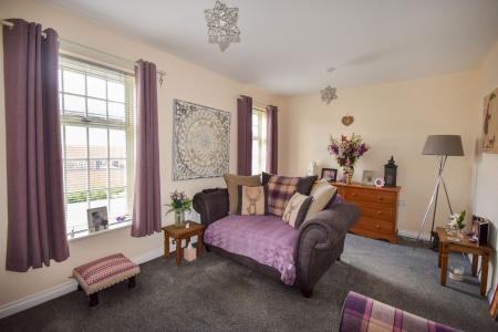 3 bedroom Terraced House for sale in Newbridge Hill, Louth, LN11