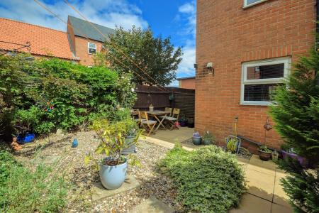 3 bedroom Terraced House for sale in Newbridge Hill, Louth, LN11