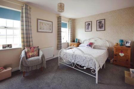 3 bedroom Terraced House for sale in Newbridge Hill, Louth, LN11