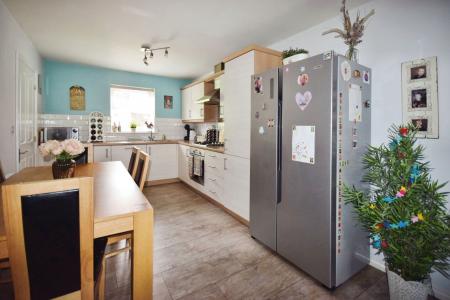 3 bedroom Terraced House for sale in Newbridge Hill, Louth, LN11
