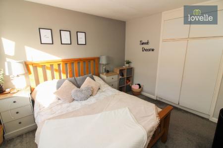 3 bedroom Semi-detached house for sale in Broadbank, Louth, LN11