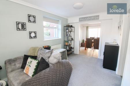 3 bedroom Semi-detached house for sale in Broadbank, Louth, LN11