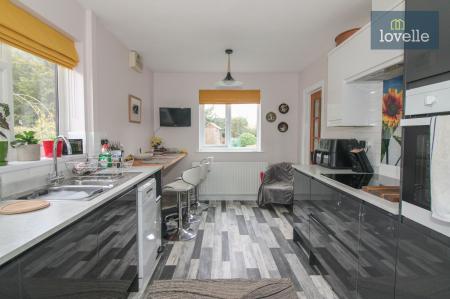 2 bedroom Detached bungalow for sale in Main Road, Saltfleet, LN11