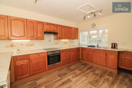 3 bedroom Semi-detached house for sale in Church Walk, South Cockerington, LN11