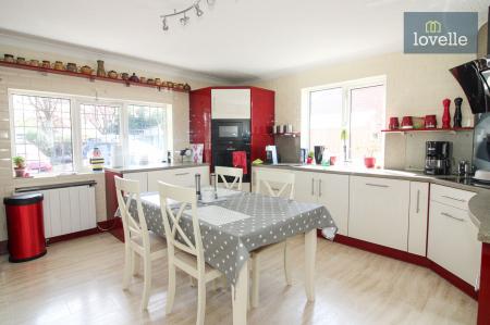 4 bedroom Semi-detached house for sale in Conisholme Road, North Somercotes, LN11