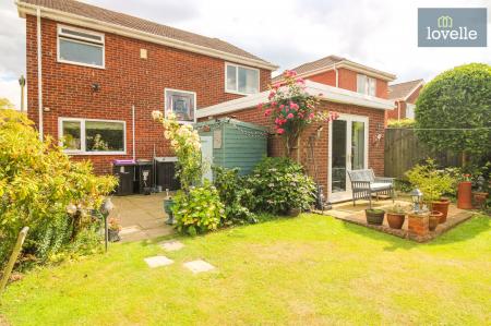 4 bedroom Detached house for sale in Andrews Close, Louth, LN11