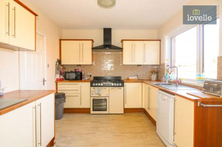 4 bedroom Semi-detached bungalow for sale in Conisholme Road, North Somercotes, LN11