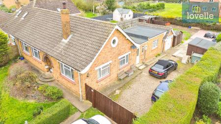 4 bedroom Semi-detached bungalow for sale in Conisholme Road, North Somercotes, LN11