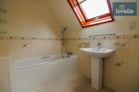 4 bedroom Detached house for sale in Linda Crescent, Louth, LN11