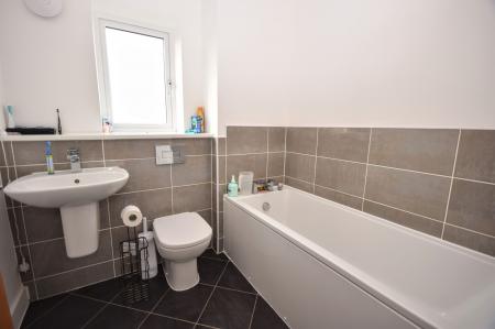 4 bedroom Detached house for sale in Walnut Close, Louth, LN11