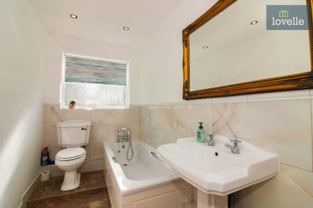 3 bedroom Detached house for sale in Wragholme Road, Grainthorpe, LN11