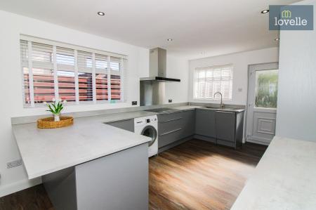 3 bedroom Detached house for sale in Wragholme Road, Grainthorpe, LN11