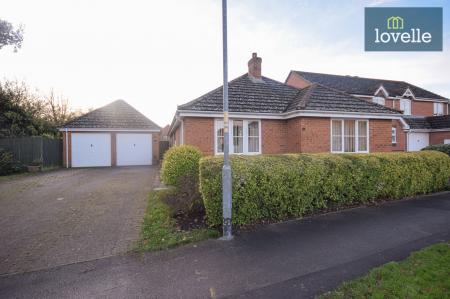 3 bedroom Detached bungalow for sale in Eresbie Road, Louth, LN11