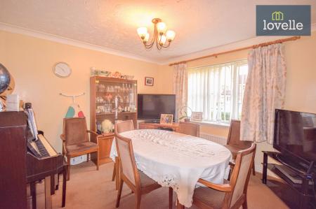 3 bedroom Detached bungalow for sale in Eresbie Road, Louth, LN11