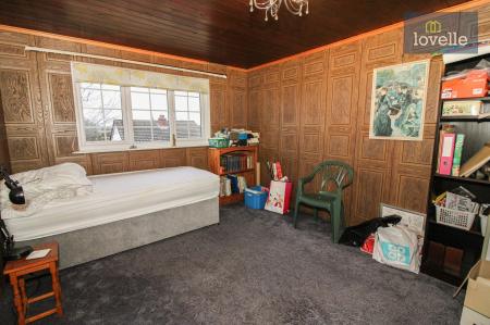 5 bedroom Detached bungalow for sale in Jubilee Road, North Somercotes, LN11