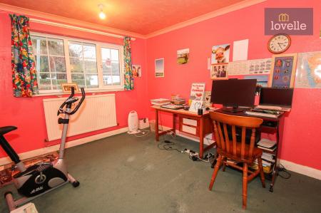 5 bedroom Detached bungalow for sale in Jubilee Road, North Somercotes, LN11