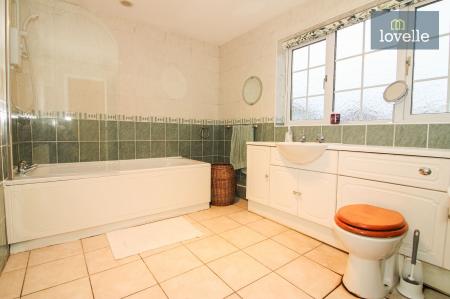 5 bedroom Detached bungalow for sale in Jubilee Road, North Somercotes, LN11