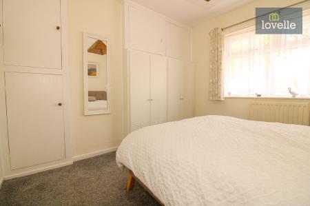 3 bedroom Detached bungalow for sale in Main Road, Covenham St. Bartholomew, LN11