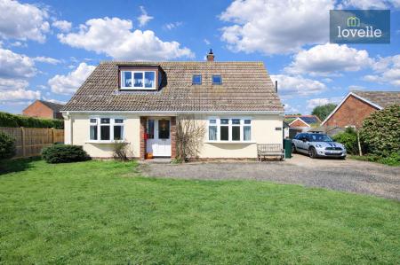 4 bedroom Detached bungalow for sale in Conisholme Road, North Somercotes, LN11