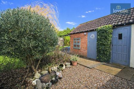4 bedroom Detached bungalow for sale in Conisholme Road, North Somercotes, LN11