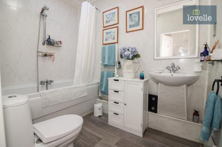 4 bedroom Detached bungalow for sale in Conisholme Road, North Somercotes, LN11