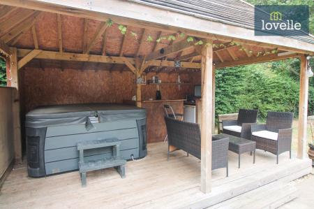 4 bedroom Detached house for sale in Warren Road, Saltfleet, LN11