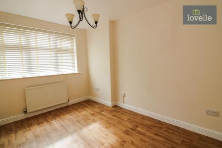 4 bedroom Detached bungalow for sale in New Main Road, Scamblesby, LN11