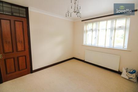 4 bedroom Detached bungalow for sale in New Main Road, Scamblesby, LN11