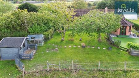 4 bedroom Detached bungalow for sale in New Main Road, Scamblesby, LN11