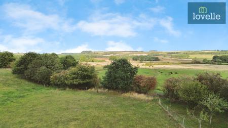 4 bedroom Detached bungalow for sale in New Main Road, Scamblesby, LN11