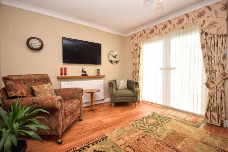 3 bedroom Detached bungalow for sale in Manor Park, Legbourne, LN11