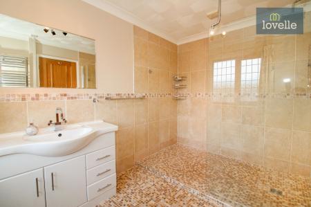 2 bedroom Detached bungalow for sale in Newbridge Lane, Covenham St. Mary, LN11