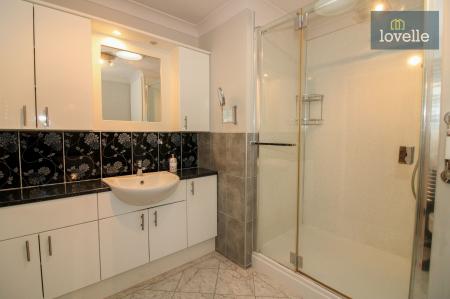 2 bedroom Detached bungalow for sale in Newbridge Lane, Covenham St. Mary, LN11