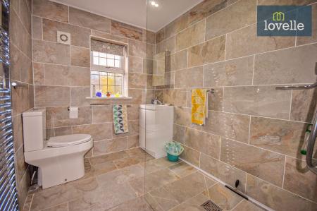 3 bedroom Detached bungalow for sale in South Road, Tetford, LN9