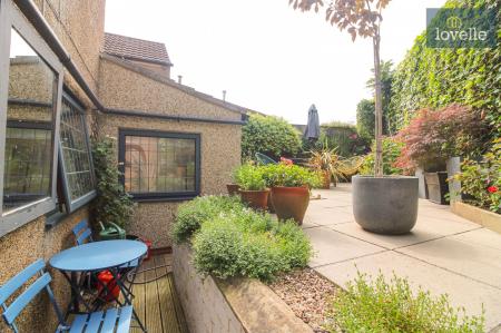 3 bedroom Semi-detached house for sale in Newmarket, Louth, LN11