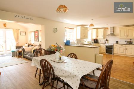 4 bedroom Detached house for sale in Keeling Street, North Somercotes, LN11