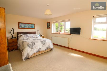 4 bedroom Detached house for sale in Keeling Street, North Somercotes, LN11