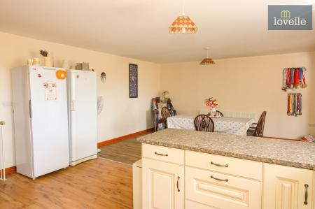 4 bedroom Detached house for sale in Keeling Street, North Somercotes, LN11