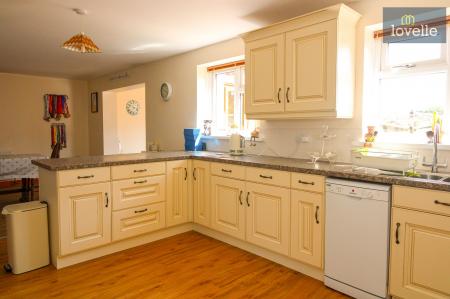 4 bedroom Detached house for sale in Keeling Street, North Somercotes, LN11