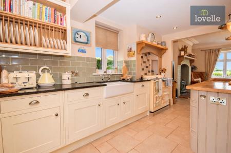 4 bedroom Detached house for sale in Main Road, Grainthorpe, LN11