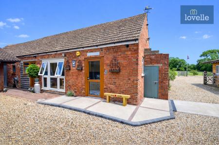 4 bedroom Detached house for sale in Main Road, Grainthorpe, LN11