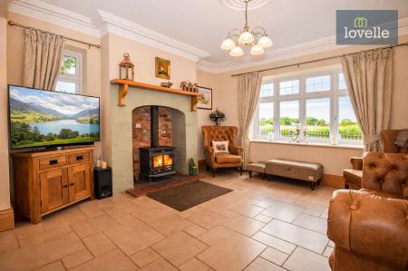 4 bedroom Detached house for sale in Main Road, Grainthorpe, LN11
